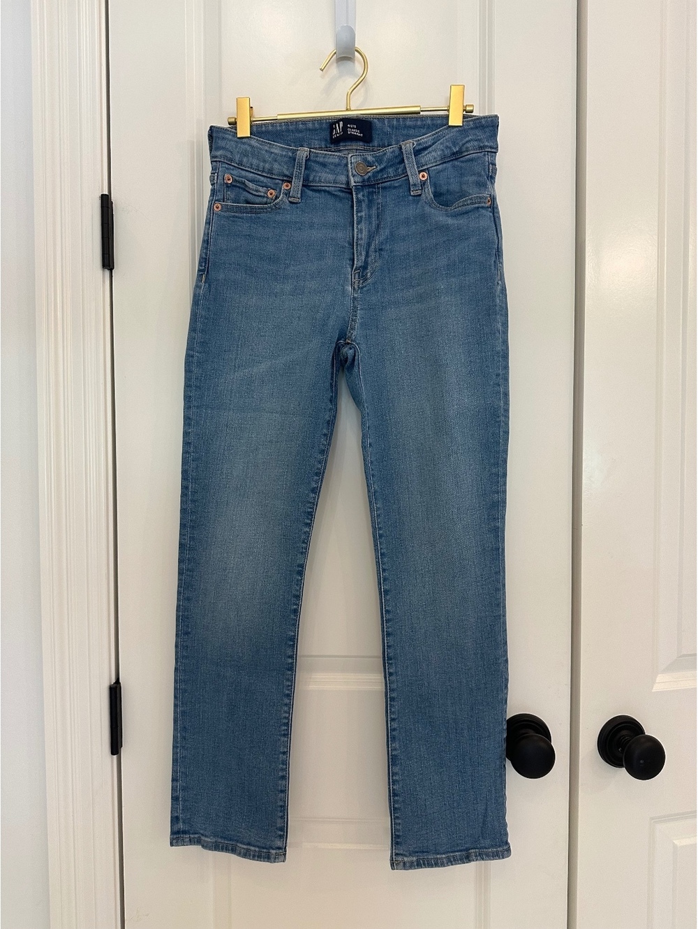 GAP Classic Straight Jeans Women’s 4/27 Short Mid Rise Medium Wash Stretch